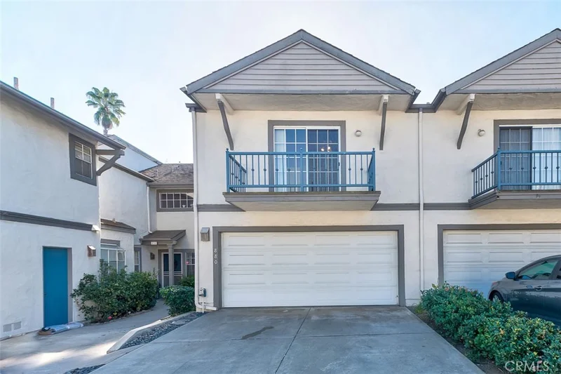 880 W Country View 40, La Habra, CA 90631