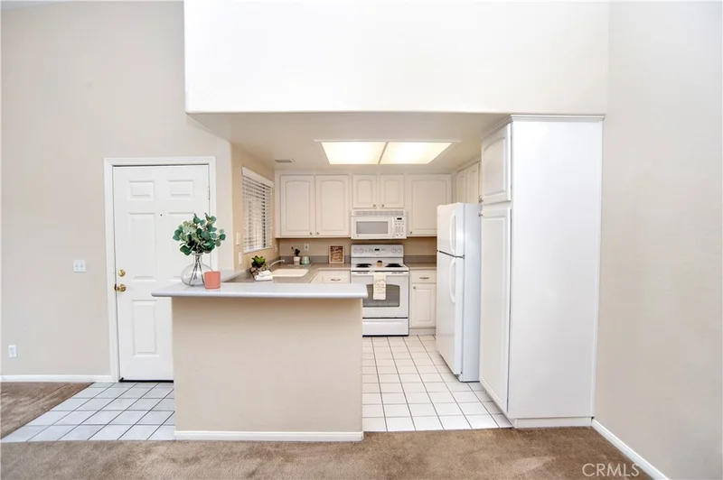 42140 Lyndie Ln #2, Temecula, CA 92591