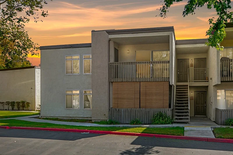 432 Edgehill Ln #34, Oceanside, CA 92054