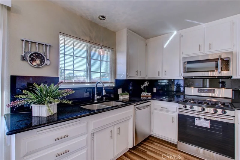 461 Janeva, Hemet, CA 92543