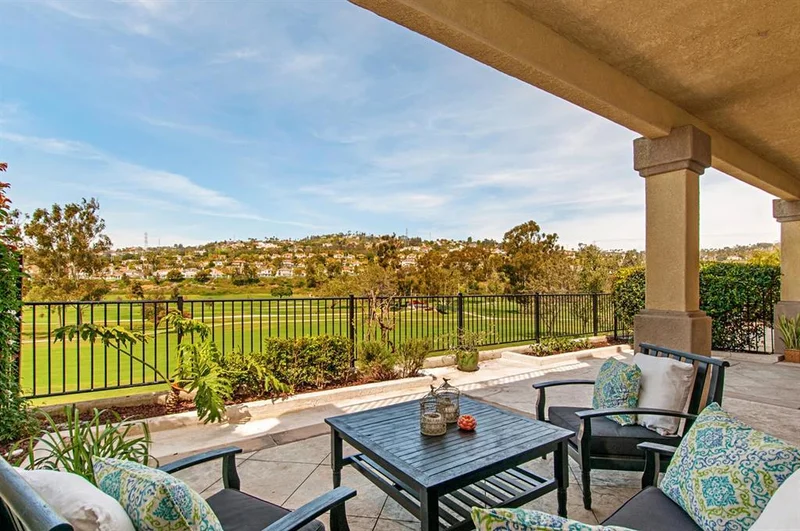 2534 Navarra Dr. Unit B, Carlsbad, CA 92009