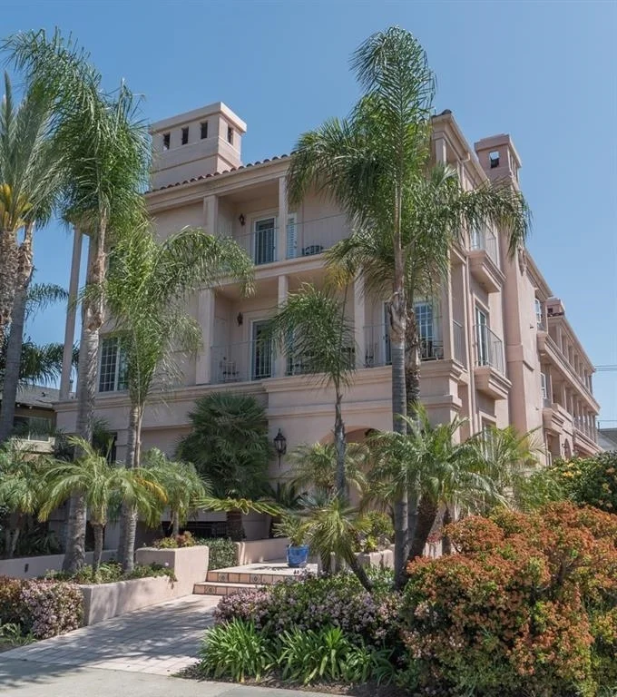 229 Orange Ave. #4, Coronado, CA 92118