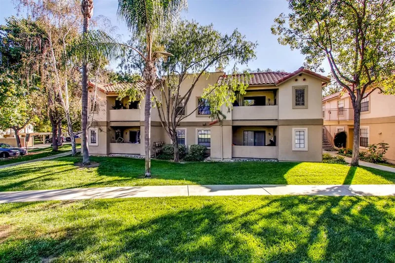 10349 Azuaga #90, San Diego, CA 92129