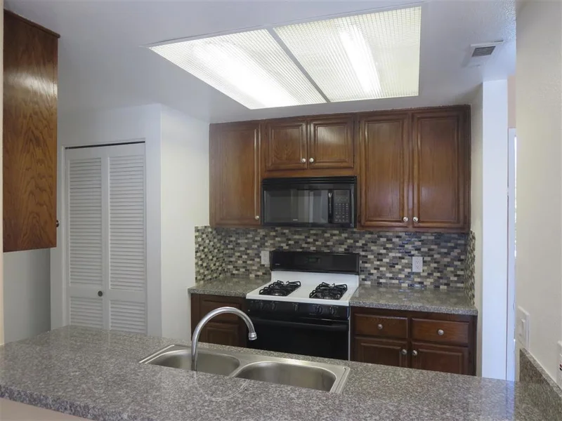 2936 Elm Tree Ct, Spring Valley, CA 91978