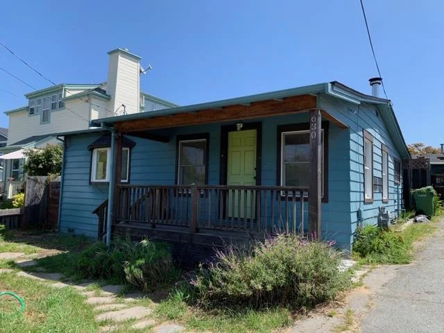 630 34th, Santa Cruz, CA 95062