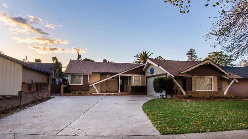 8839 Gaviota, North Hills, CA 91343