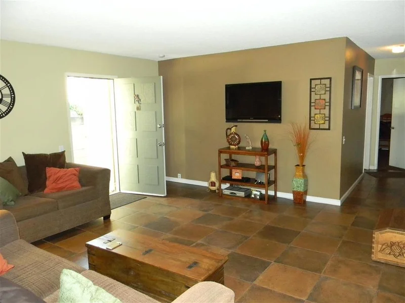 225 Otay Valley Rd #C, Chula Vista, CA 91911