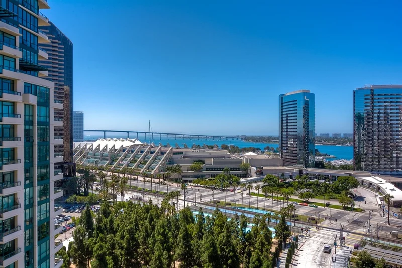 555 Front St. #1504, San Diego, CA 92101