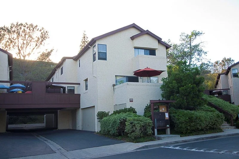 1242 River Glen Row 38, San Diego, CA 92111