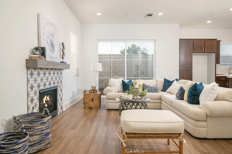 1025 Hope, North Tustin, CA 92705