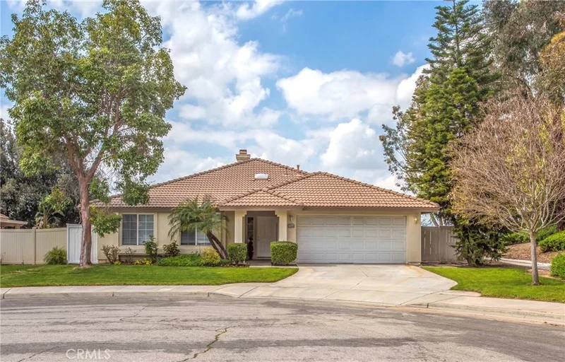 7844 Ruby, Highland, CA 92346