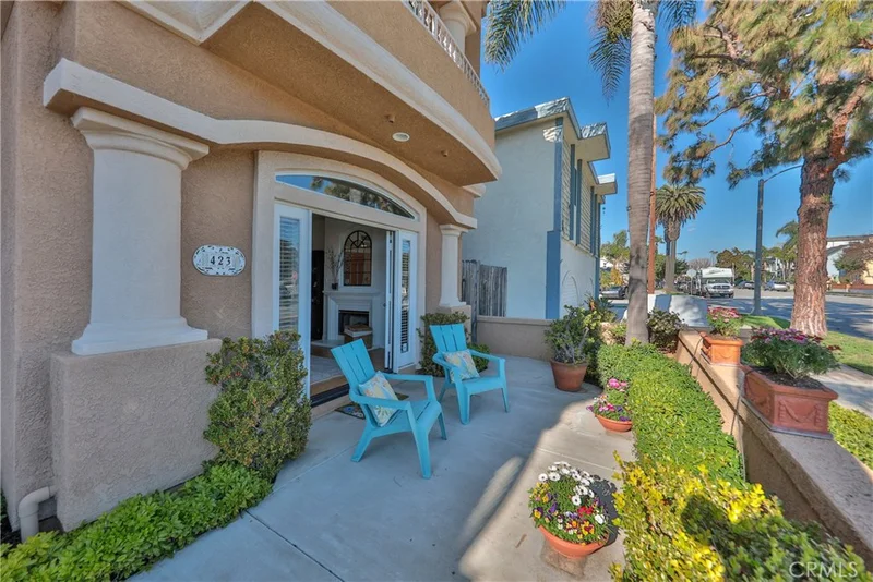 423 13th Street, Huntington Beach, CA 92648