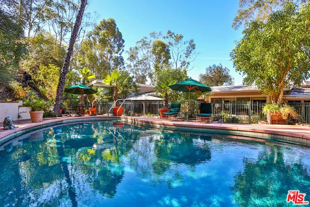 7942 Mulholland, Los Angeles, CA 90046