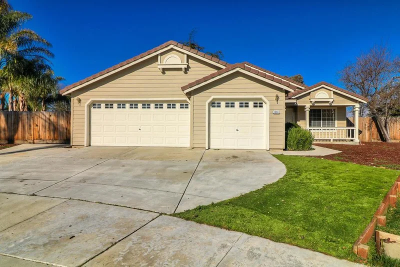 1900 Porter, Hollister, CA 95023