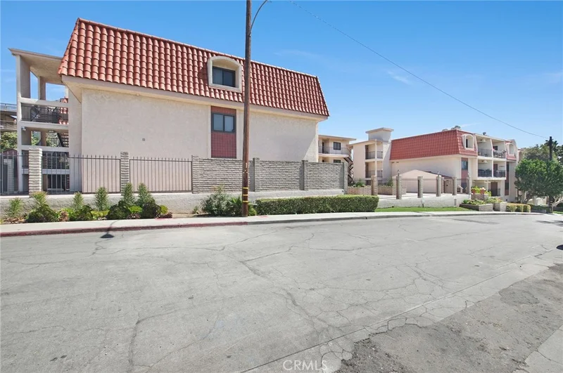 900 Cedar #202, El Segundo, CA 90245