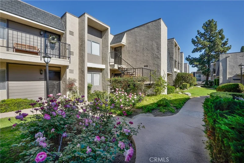 1241 Rosecrans #43A, Fullerton, CA 92833