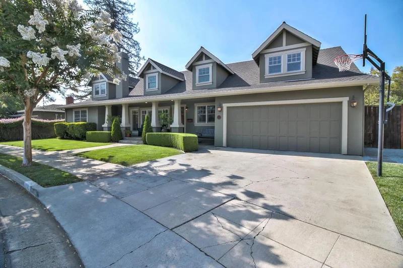 1043 Lovoi, San Jose, CA 95125