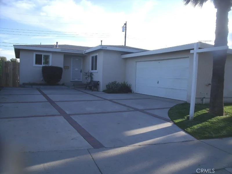 12534 Lemming, Lakewood, CA 90715
