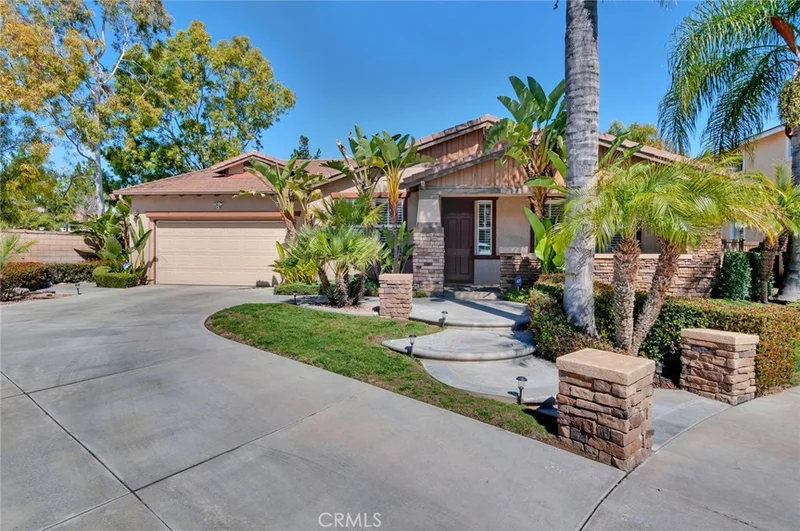 4297 Lakefall, Riverside, CA 92505