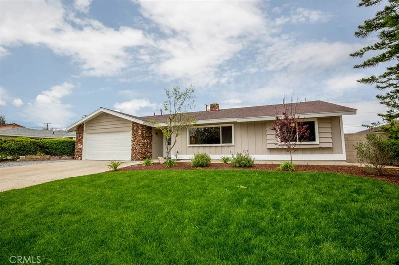 1862 Rosemount, Claremont, CA 91711