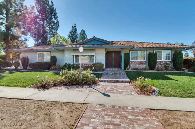 230 Bellevue, Redlands, CA 92373