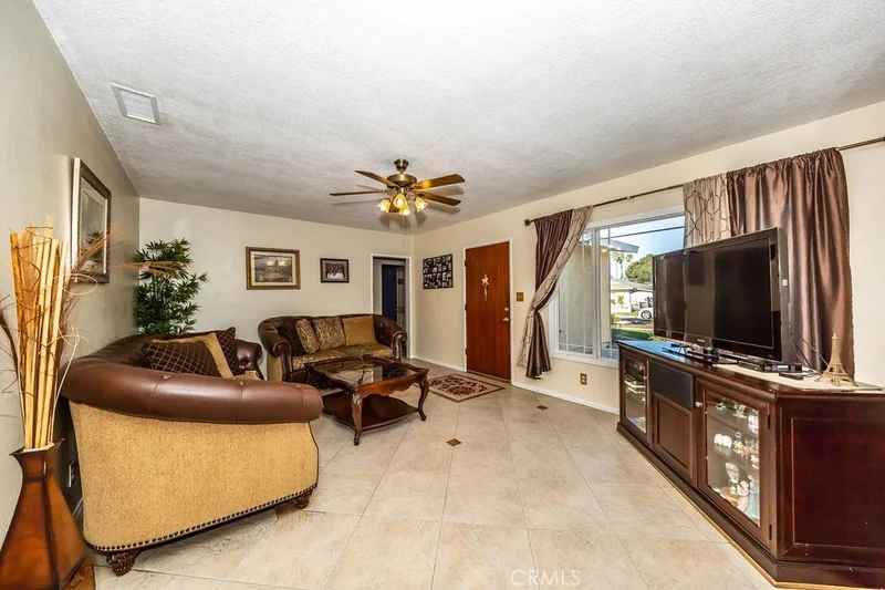 8932 Glencoe, Riverside, CA 92503