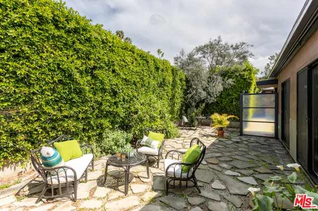 4214 Franklin, Los Angeles, CA 90027