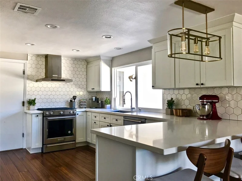 560 Trayer, Glendora, CA 91741