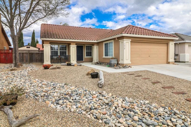 1230 Jacqueline, Hollister, CA 95023
