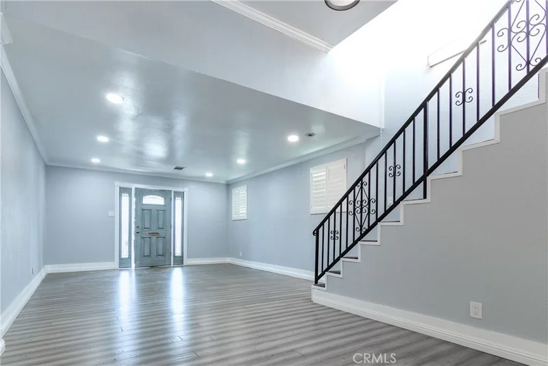 5465 5th Avenue, Los Angeles, CA 90043