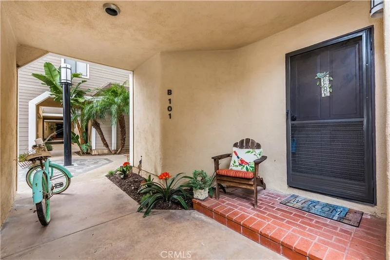 2554 Elden #B101, Costa Mesa, CA 92627