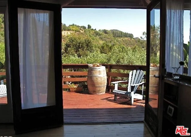 516 Fernwood Pacific, Topanga, CA 90290