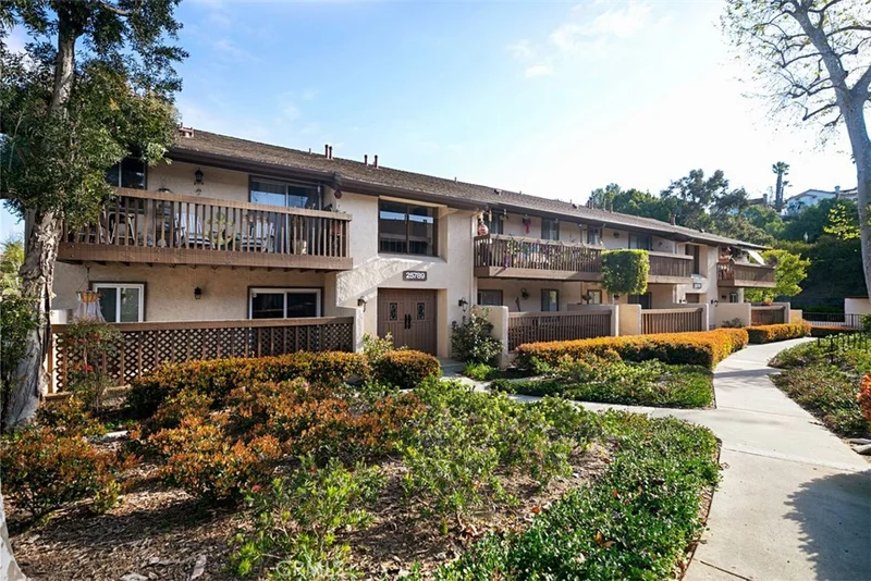 25789 Marguerite #D201, Mission Viejo, CA 92692