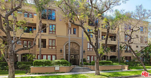 411 N Oakhurst Drive 111, Beverly Hills, CA 90210