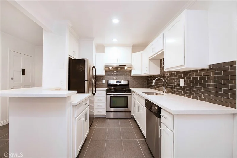 1001 Macarthur #54, Santa Ana, CA 92707