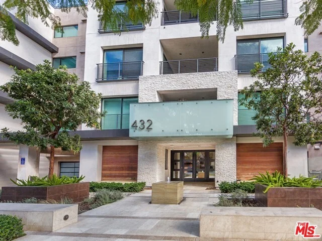 432 Oakhurst #Ph 503, Beverly Hills, CA 90210