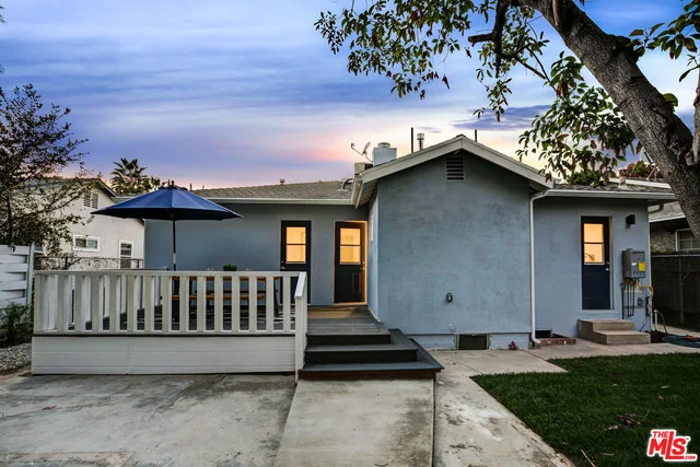 5626 Radford, North Hollywood, CA 91607