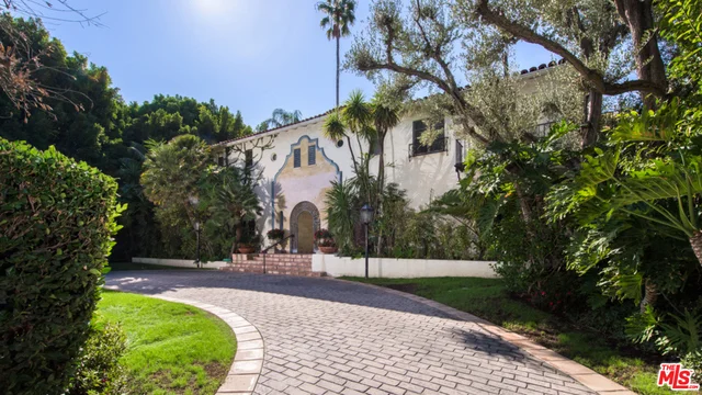 901 Roxbury, Beverly Hills, CA 90210