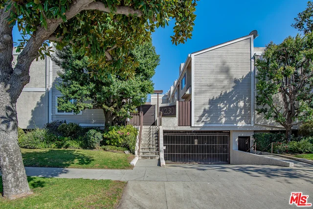 4230 Whitsett #10, Studio City, CA 91604