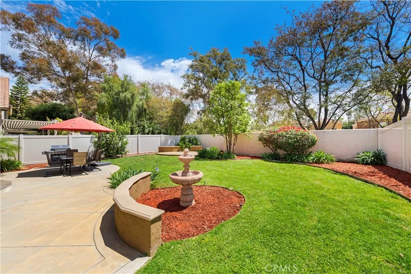 26 Calle De Luna, Rancho Santa Margarita, CA 92688