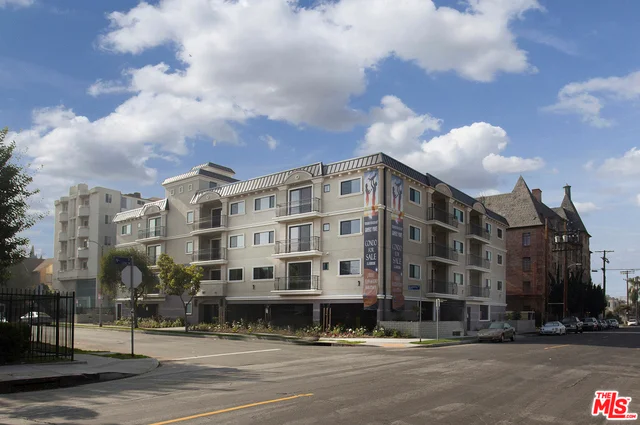 901 Gramercy #403, Los Angeles, CA 90019