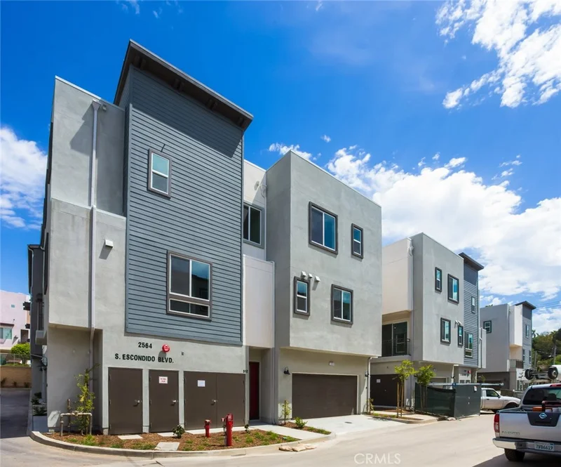 2564 Escondido #908, Escondido, CA 92025