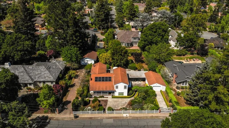 105 Alvarado, Los Altos, CA 94022