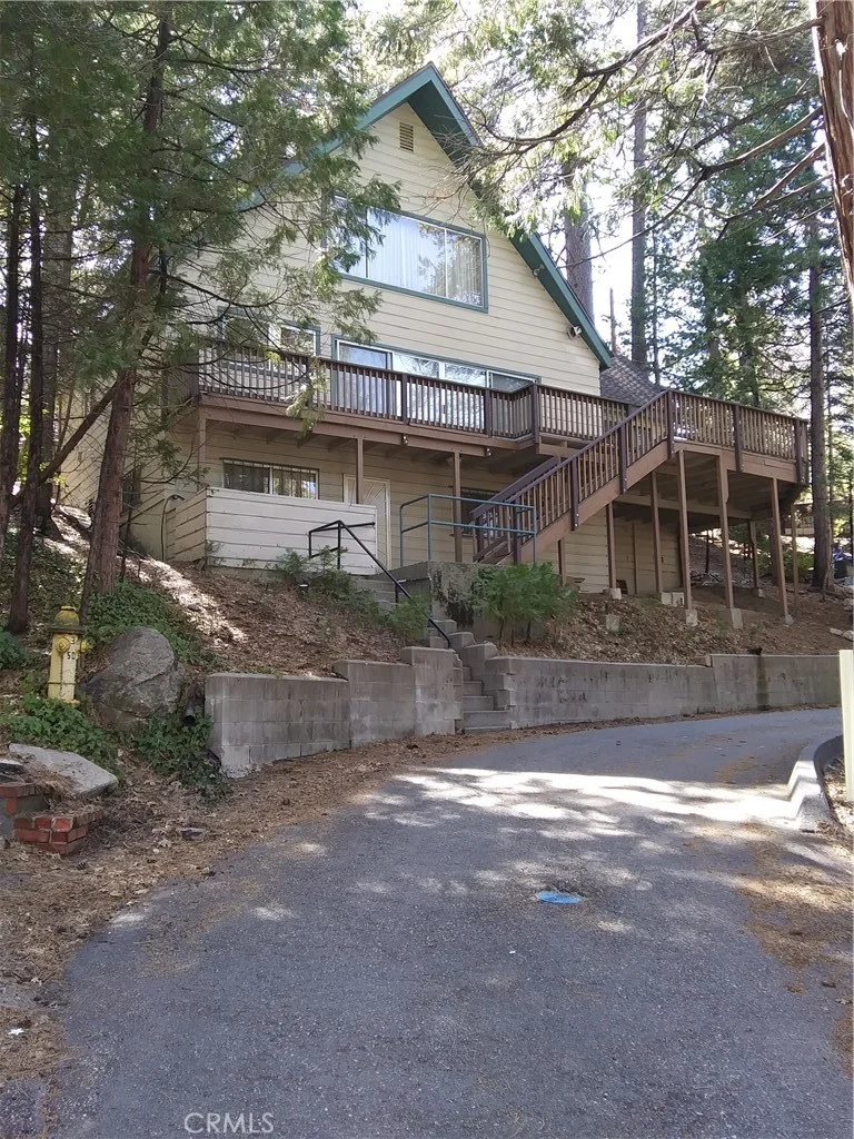 185 Rocky Point Way, Lake Arrowhead, CA 92352