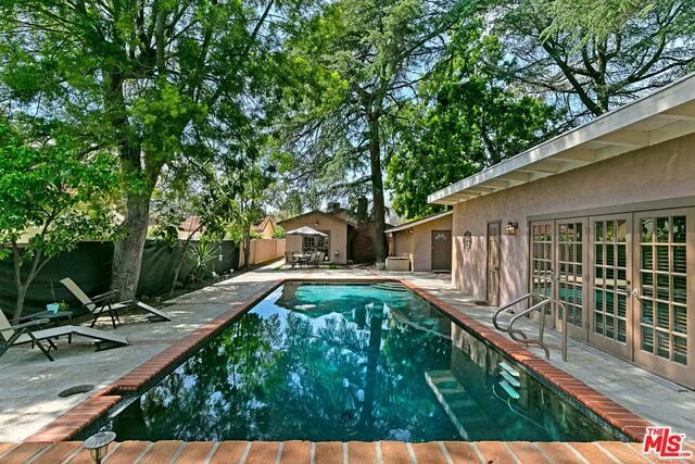 6220 Ventura Canyon, Valley Glen, CA 91401