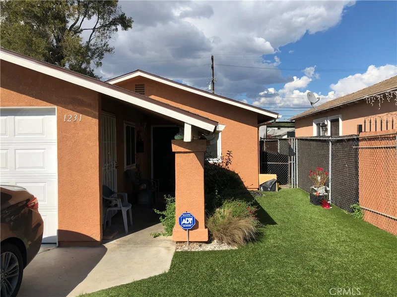 1231 87th, Los Angeles, CA 90044