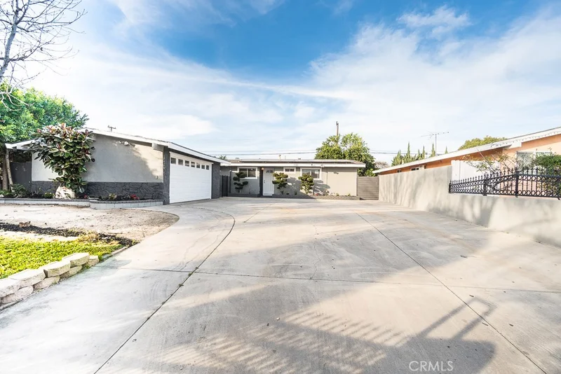 7781 Hopi, Stanton, CA 90680