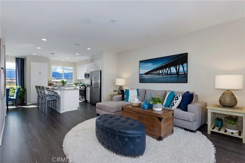 861 Savi #102, Corona, CA 92880