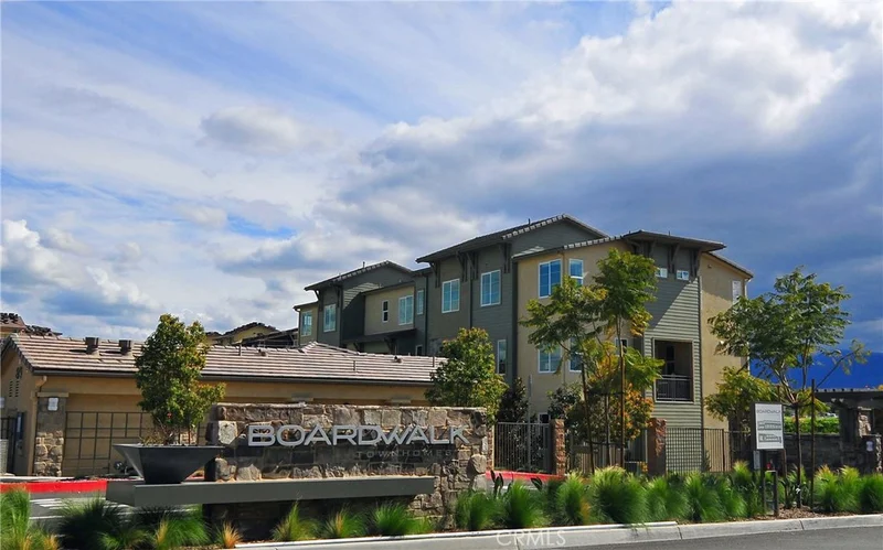 1026 Savi #103, Corona, CA 92880
