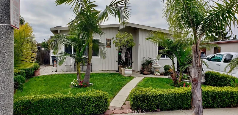 875 Via Felicidad, Vista, CA 92084